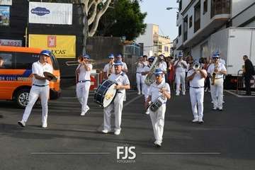 Lomo Magullo abraza la vida con la escultura homenaje a la Traída del Agua/Francisco Javier Santana y TA.